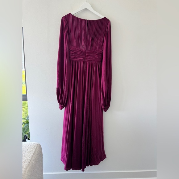 MAC DUGGAL Pleated Charmeuse Gown 6 - Picture 13 of 13